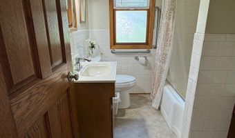 305 Lakeview Dr, Algoma, WI 54201