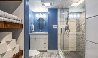 646 Dellwood Dr, Ann Arbor, MI 48103