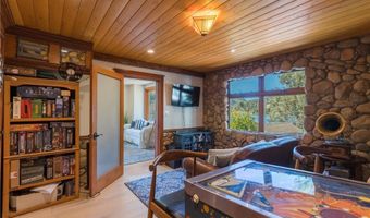 2106 Lakeshore Dr, Agoura Hills, CA 91301