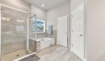 5335 SILVER SUN Dr, Apollo Beach, FL 33572