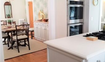19 Stockholm St, Newport, RI 02840
