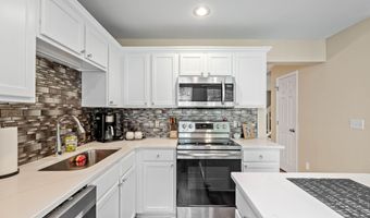 272 West Sq, Bluffton, SC 29910