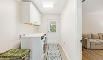 160 Leadwood St, Andrews, SC 29510