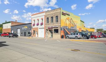 108 W 1st, Dyersville, IA 52040