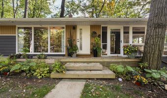 3177 Sunnywood Dr, Ann Arbor, MI 48103
