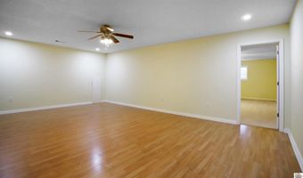 93 North Dr, Almo, KY 42020