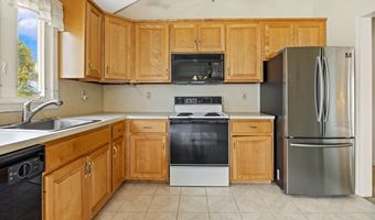 34 Fairlawn St, Bristol, CT 06010