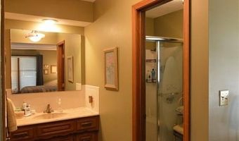13905 Leavenworth Rd, Basehor, KS 66007