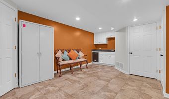 2324 Tracy Ln, Algonquin, IL 60102