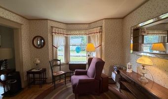 10 Palm St, Baileyville, ME 04694