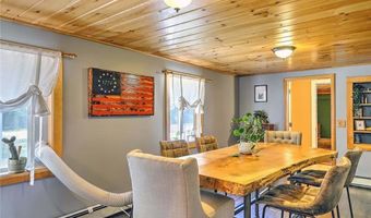 10 Narrow Ln, Charlestown, RI 02813