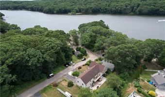 163 Winterberry Rd, Narragansett, RI 02874