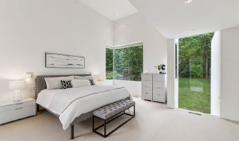 7405 HELMSDALE Rd, Bethesda, MD 20817