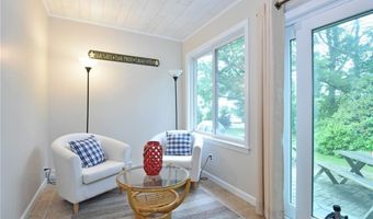 17 Melbourne Dr, Narragansett, RI 02882
