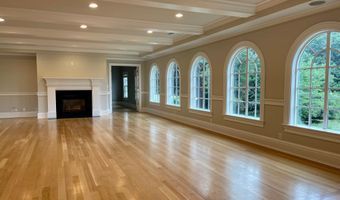19 Deercliff Rd, Avon, CT 06001