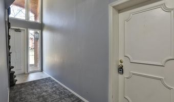 922 N Claytonbrook Dr 1, Ballwin, MO 63011