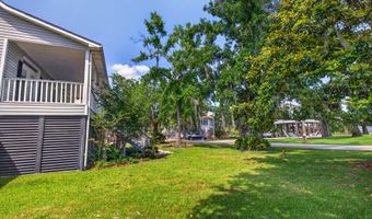 10493 Riviere Vue Dr, Biloxi, MS 39532