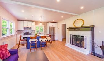 221 Lincolnville Ave, Belfast, ME 04915