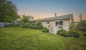 34 Bell St, Bayville, NJ 08721