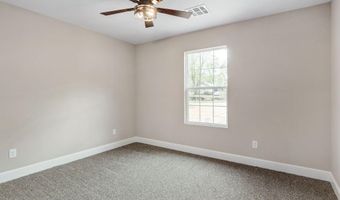215 W Cofield St, Aurora, MO 65605