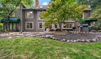 436 Shadowridge Ct, Ballwin, MO 63011