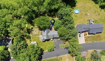 32 Briarwood Rd, Lincoln, RI 02865