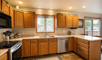 705 SW 13th Ave, Aberdeen, SD 57401