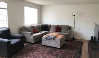 900 Heartland Park Ln, Antioch, IL 60002