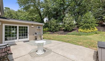 140 Idlebrook Ln, Aberdeen, NJ 07747