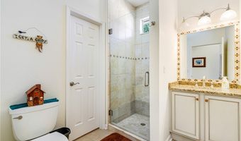18190 Riverwind Dr, Alva, FL 33920