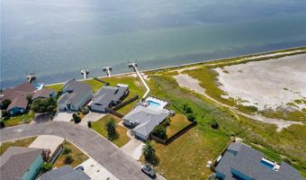 213 Bayview Dr, Aransas Pass, TX 78336
