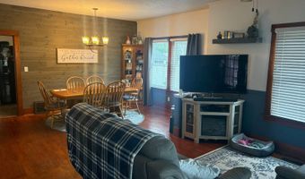 917 9th St, Aurora, NE 68818