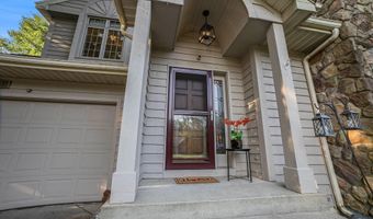 5268 E Woodmeade Ct SE, Ada, MI 49301