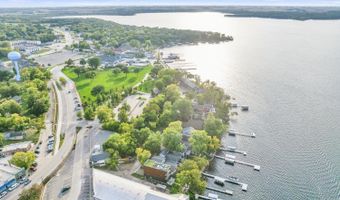 160 Park Pl, Arnolds Park, IA 51331