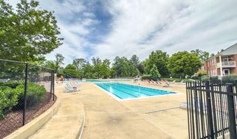 6613 10TH St A2, Alexandria, VA 22307