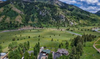 525 THREE RIVERS Dr, Alpine, WY 83128