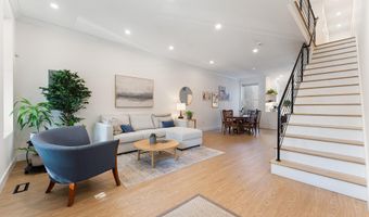 922 8TH St NE, Washington, DC 20002