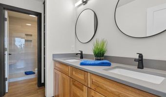 1165 Salm Dr, North Liberty, IA 52317