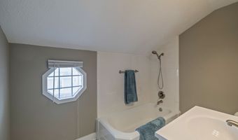 1135 Court St, Adel, IA 50003