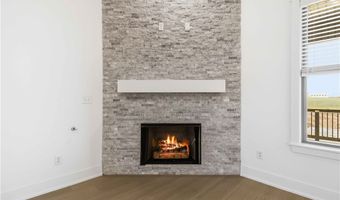 7014 Orange Ave, Bentonville, AR 72713