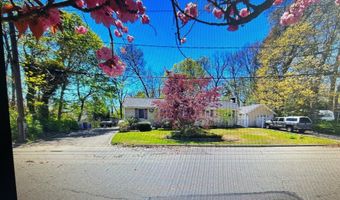 81 Union Ave, Amityville, NY 11701
