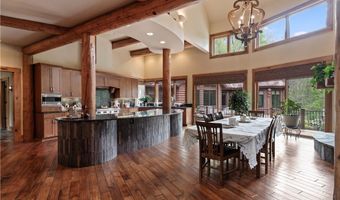805 Cascades Dr, Aurora, OH 44202