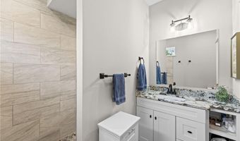 819 Baker St, Baldwin City, KS 66006