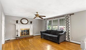 28 Eveready Ave, Bristol, RI 02809