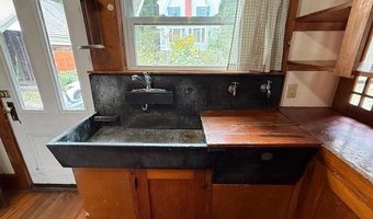 58 Oak St, Brattleboro, VT 05301