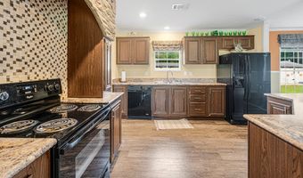 82 Harris Rd, Baxley, GA 31513