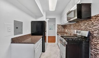 3330 WOODBURN VILLAGE Dr 33, Annandale, VA 22003