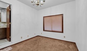 3908 SHORT HILL Dr, Allentown, PA 18104