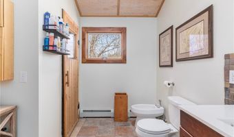 85 Gondola Ave, Jamestown, RI 02835