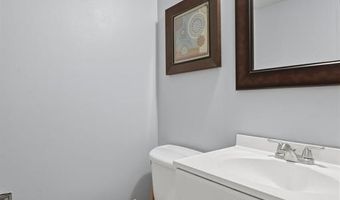 832 Wendevy Ct, Ballwin, MO 63011